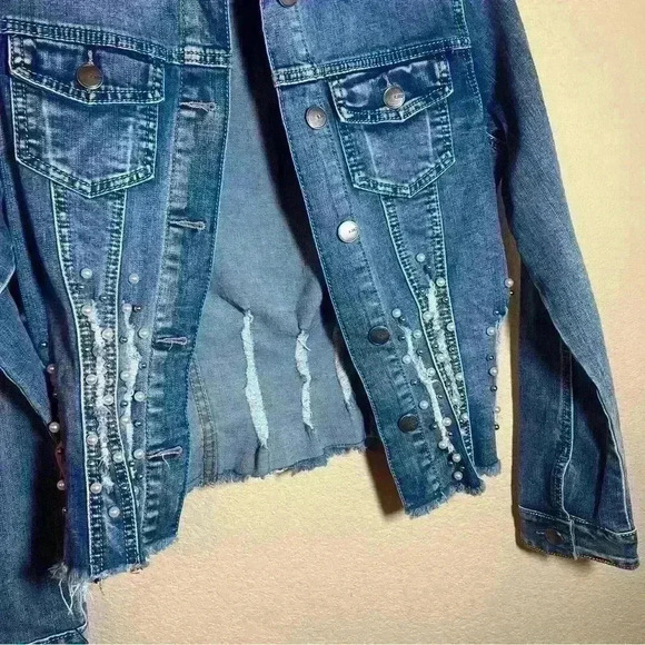 American bazi boutique Jean jacket with beads and pearl details size small - Picture 3 of 4